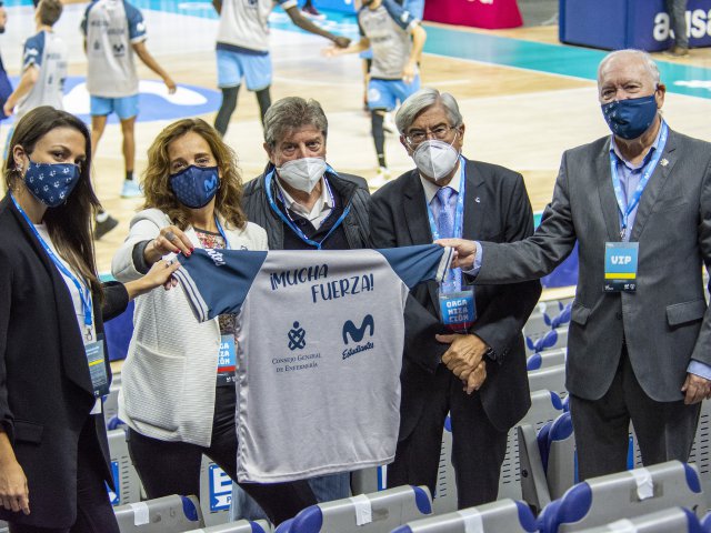 Representantes del Consejo General de Enfermería y la Fundación Estudiantes